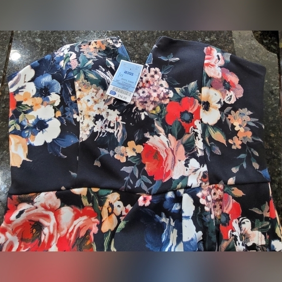 NWT XL Floral Strapless Maxi Dress with Side Slit and Side Zipper - Picture 7 of 9